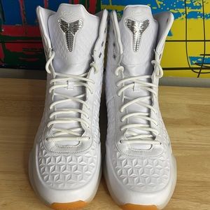 Kobe X Elite EXT QS - Rare Find- Men’s Nike high tops - Preowned size 15!